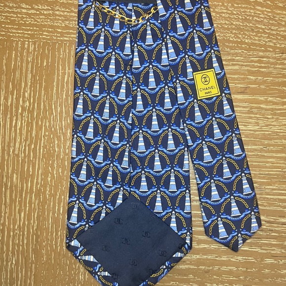 CHANEL 100% Silk Navy tie with Light Blue Lighthouses - Picture 5 of 7